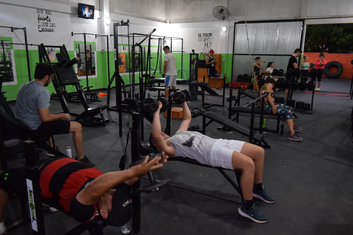 Sala de musculación y pesas de Golds Gym Corrientes